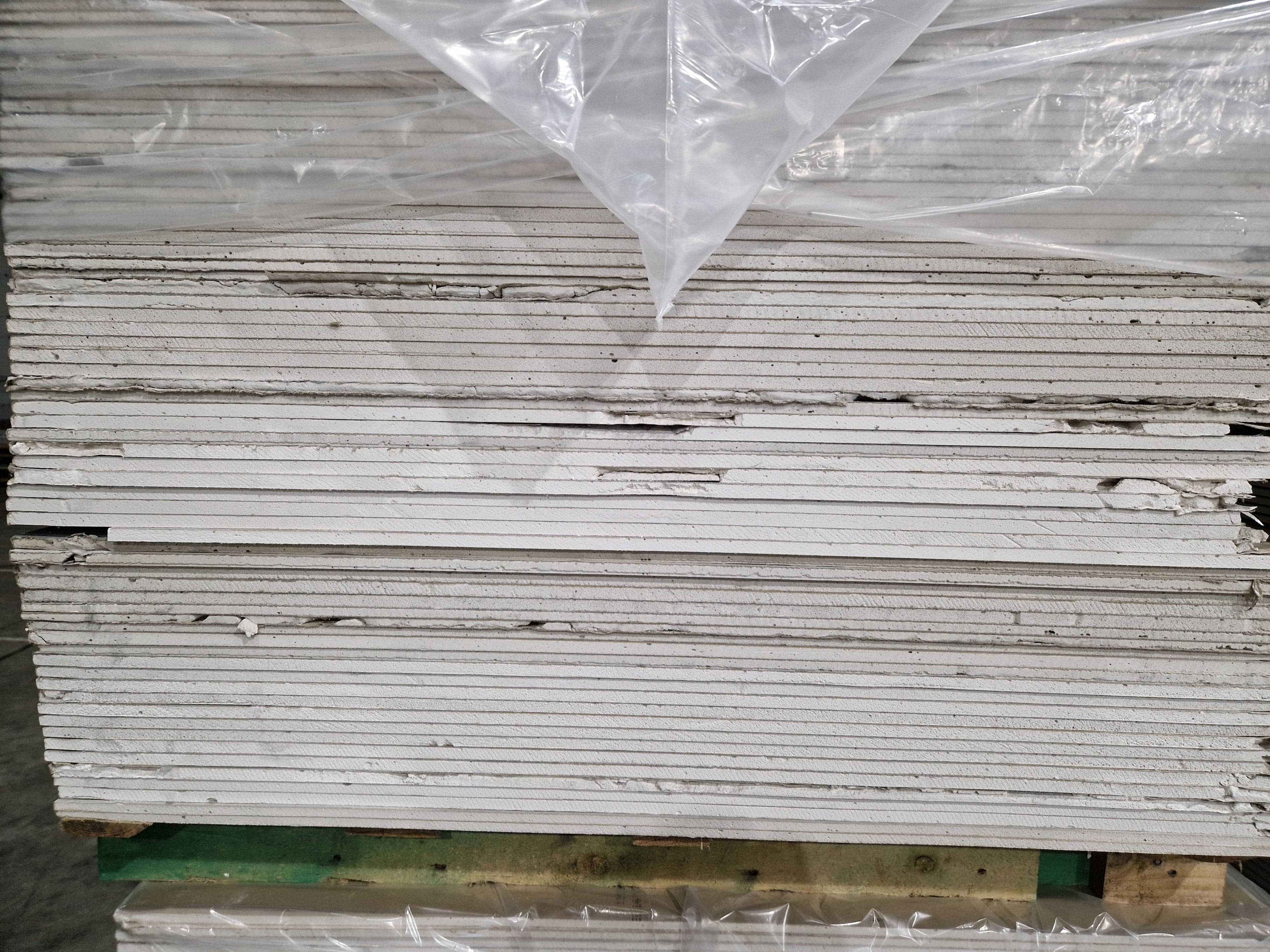 12.5mm Plasterboard  Seconds  2.4m x 1.2m  (Tapered Edge) - Image 3