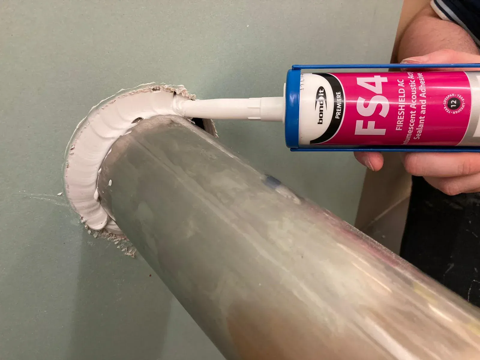 Bond It FS4 Fireshield Intumescent Acoustic Sealant 310ml - Image 3